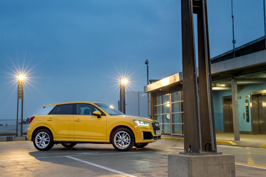  Audi Q2 TFSI S-Line 2016 года  (UK) (фото 15 из 32)